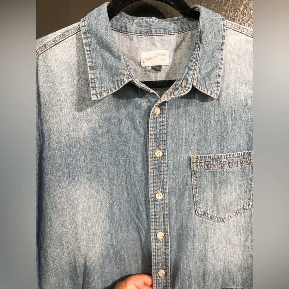 Excellent Condition Universal Thread Denim Long S… - image 3